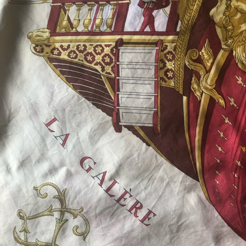 Hermes Paris 100% silk Vue Du Carosse De La Galere La Reale Red Gold Scarf - Picture 8 of 10